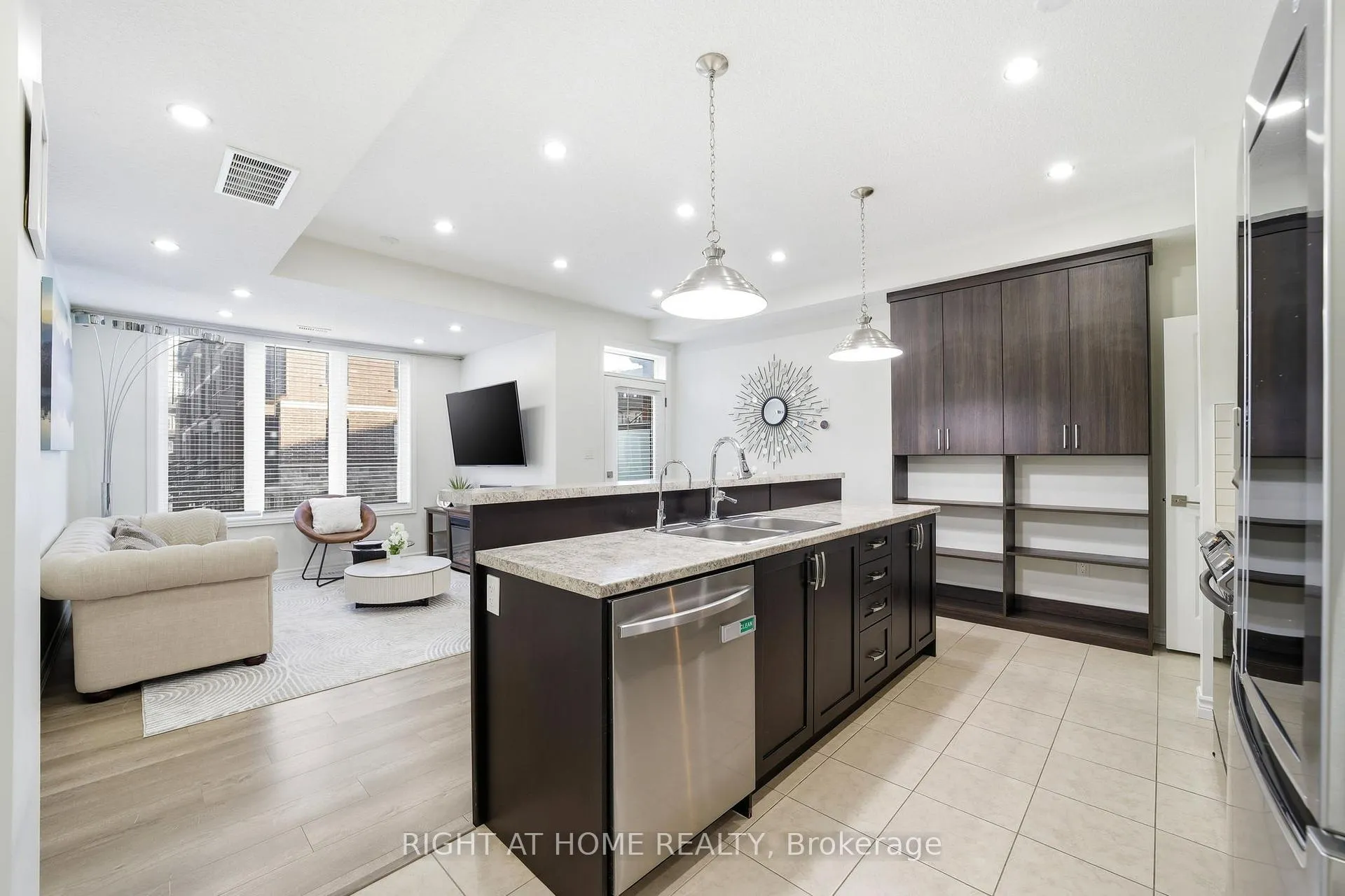 Photo 3 of Unit 128, 445 Ontario Street S, Milton, Timberlea — HOMEH