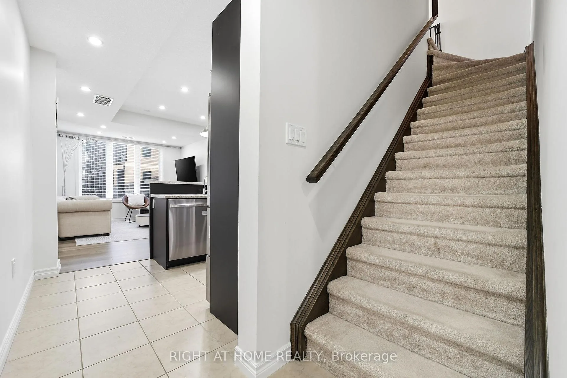 Photo 15 of Unit 128, 445 Ontario Street S, Milton, Timberlea — HOMEH