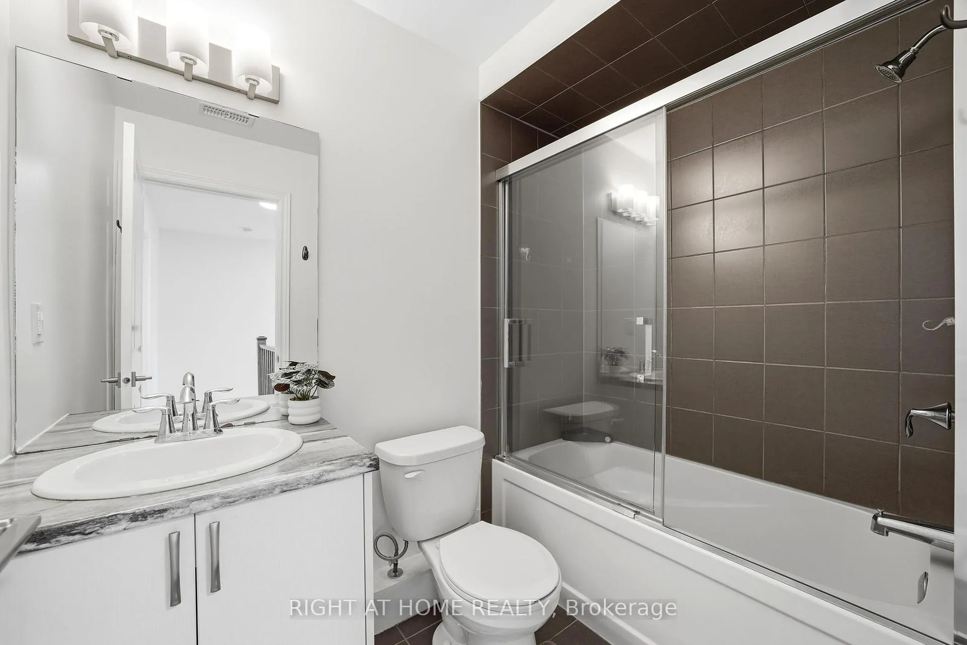 Photo 35 of Unit 128, 445 Ontario Street S, Milton, Timberlea — HOMEH
