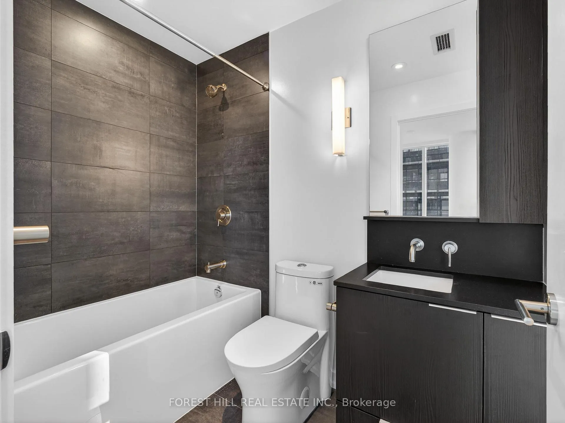 Photo 11 of Unit 2405, 110 Broadway Avenue, Toronto, Mount Pleasant West — HOMEH