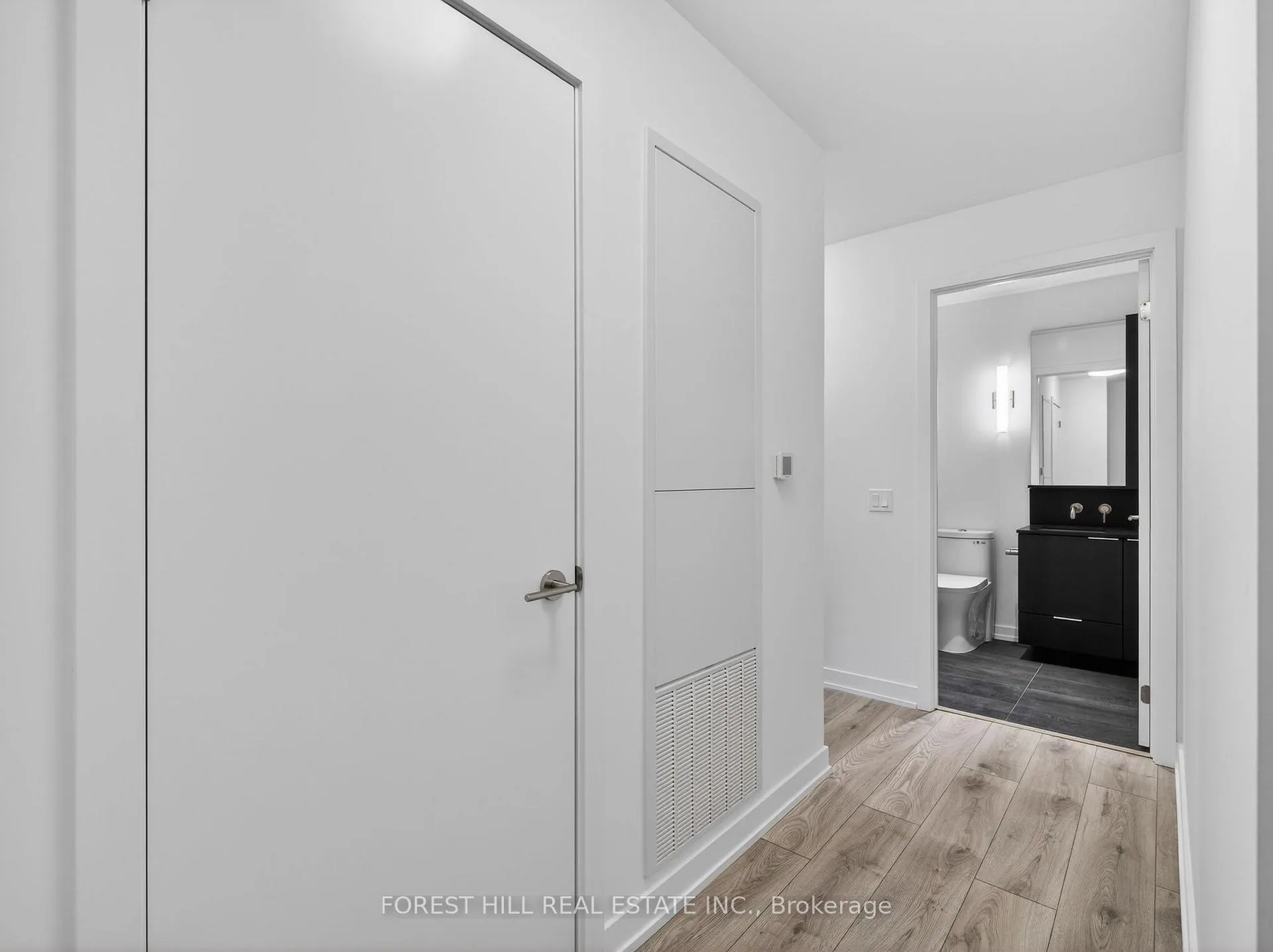 Photo 16 of Unit 2405, 110 Broadway Avenue, Toronto, Mount Pleasant West — HOMEH
