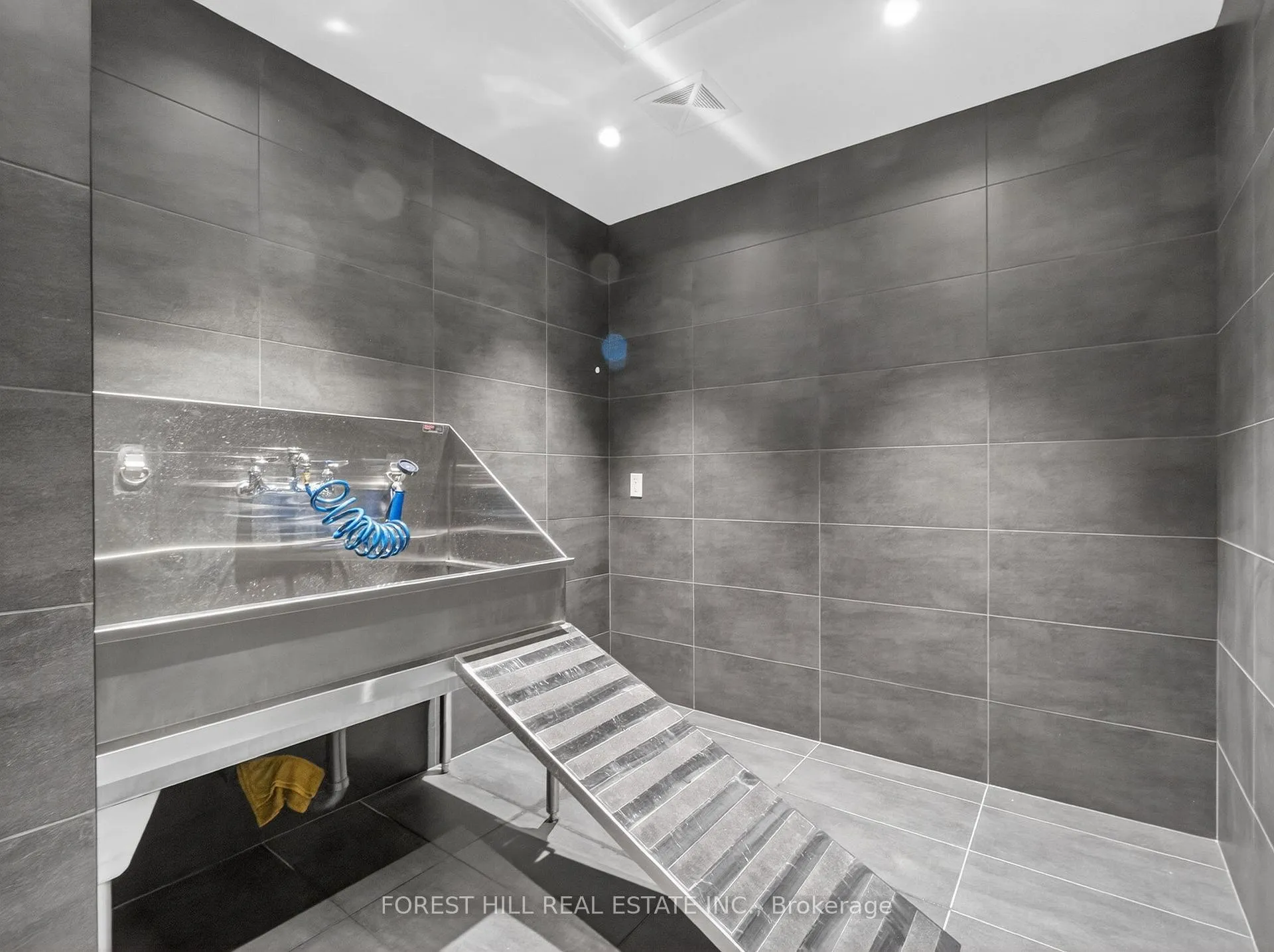 Photo 27 of Unit 2405, 110 Broadway Avenue, Toronto, Mount Pleasant West — HOMEH