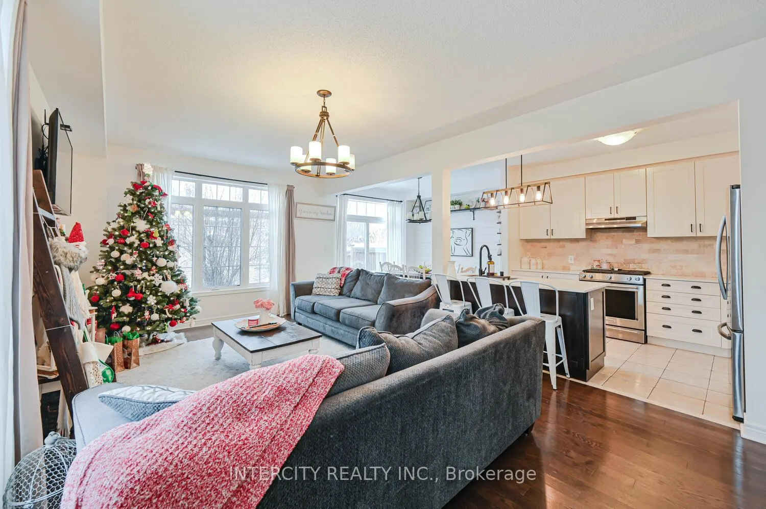 Photo 8 of 49 McCardy Court, Caledon, Caledon East — HOMEH