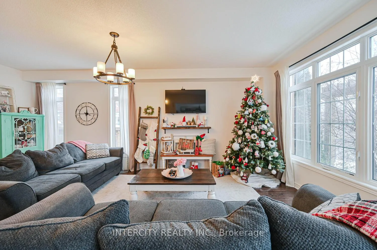 Photo 10 of 49 McCardy Court, Caledon, Caledon East — HOMEH