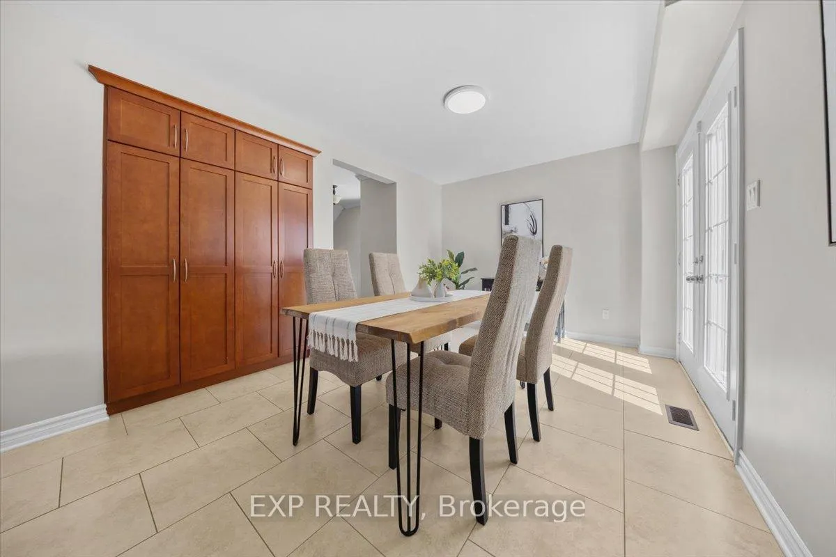 Photo 10 of 374 Greenwood Avenue, Ottawa, Laurentianview — HOMEH