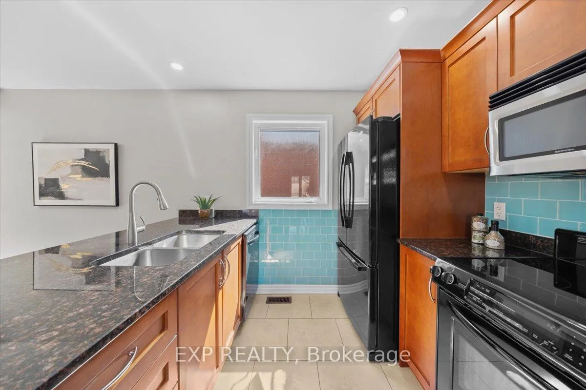 Photo 13 of 374 Greenwood Avenue, Ottawa, Laurentianview — HOMEH