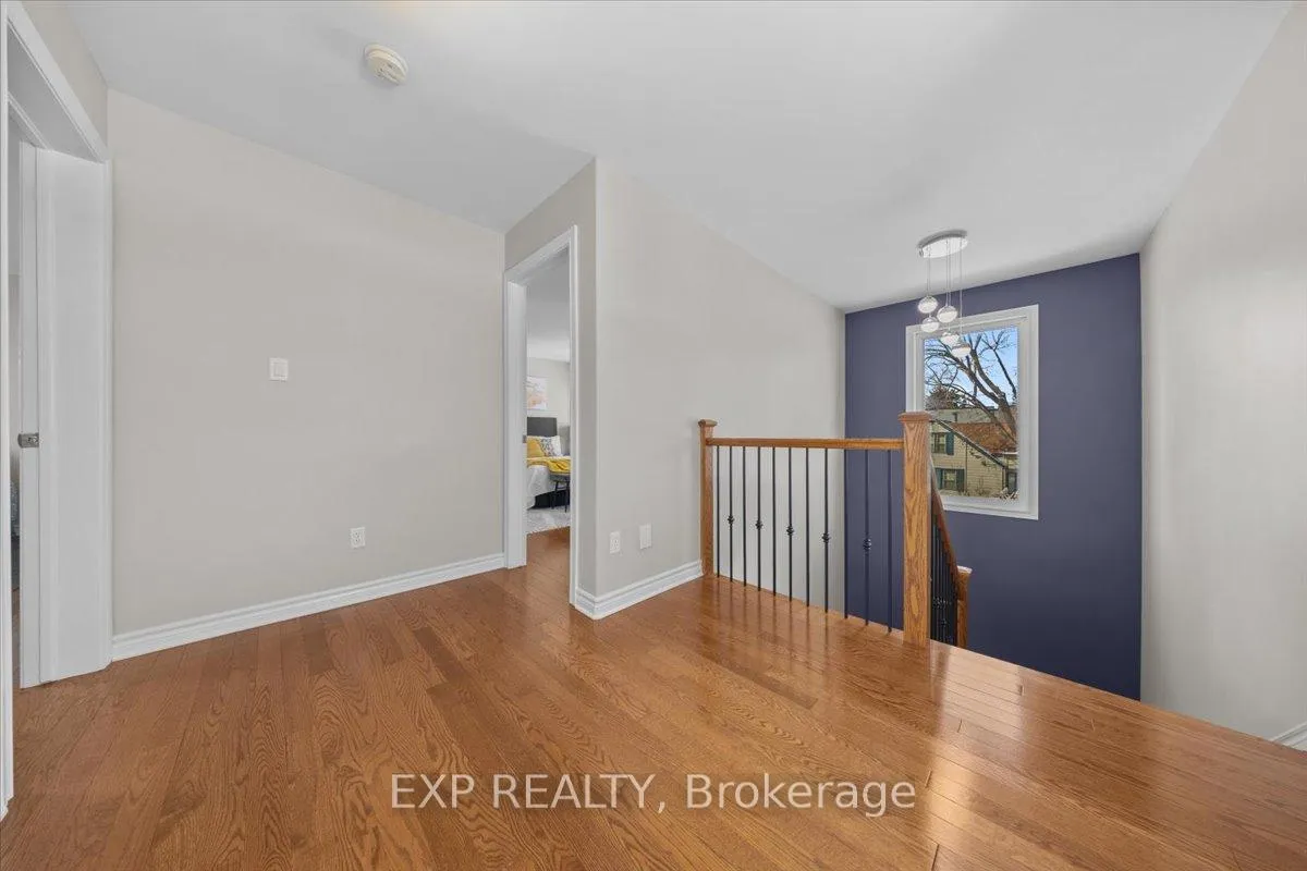 Photo 15 of 374 Greenwood Avenue, Ottawa, Laurentianview — HOMEH