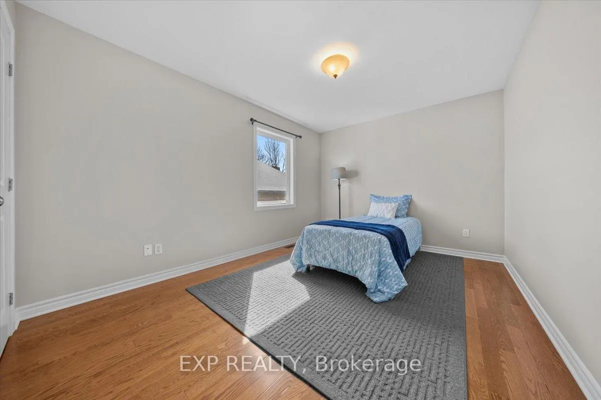Photo 19 of 374 Greenwood Avenue, Ottawa, Laurentianview — HOMEH