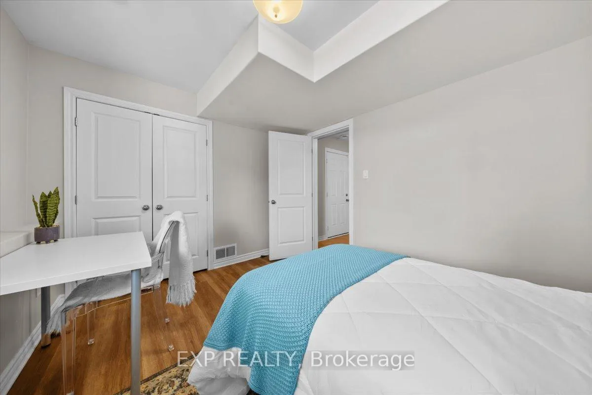 Photo 23 of 374 Greenwood Avenue, Ottawa, Laurentianview — HOMEH