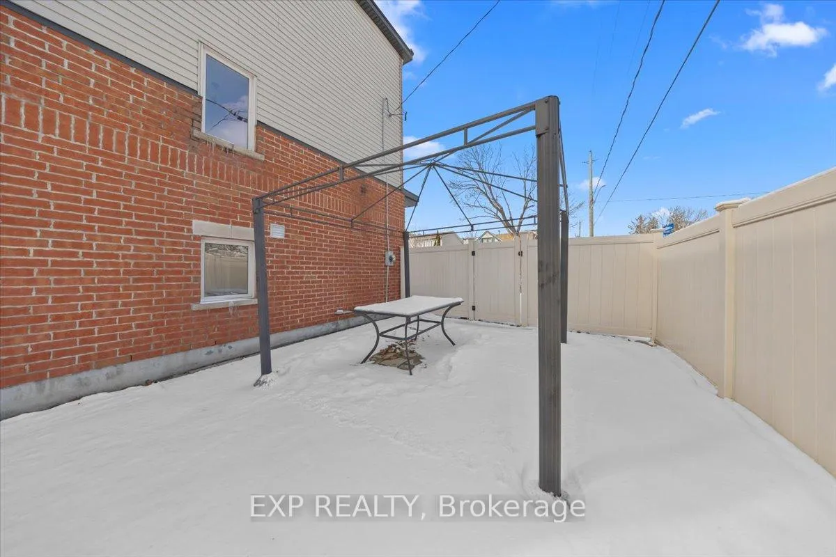 Photo 30 of 374 Greenwood Avenue, Ottawa, Laurentianview — HOMEH