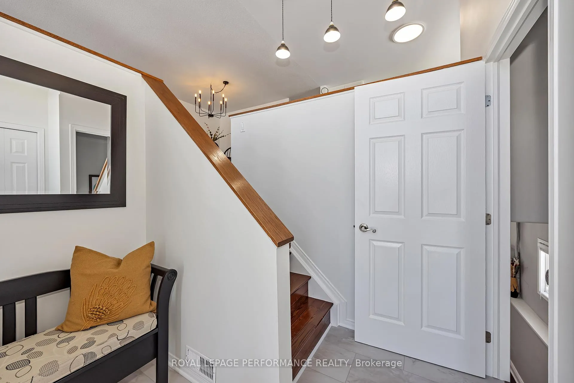 Photo 4 of 16 Montana Way, Ottawa, Barrhaven - Longfields — HOMEH