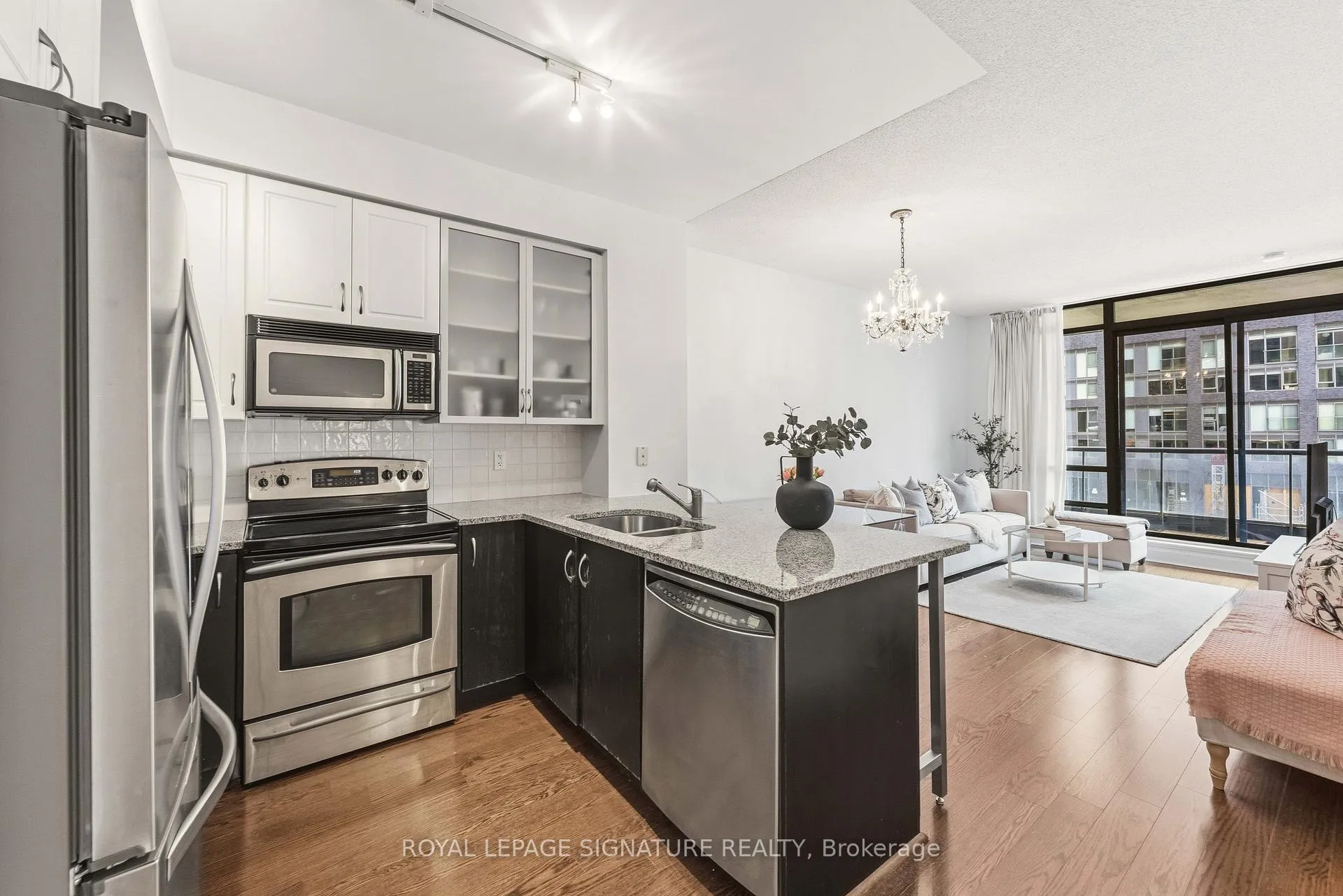 Photo 1 of Unit 712, 438 King Street W, Toronto, Waterfront Communities — HOMEH