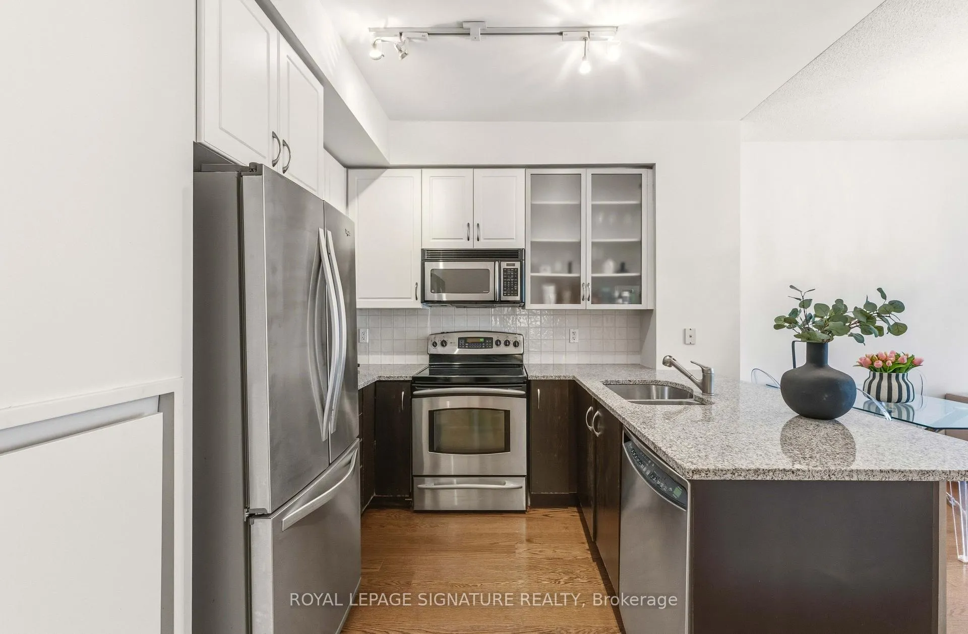 Photo 3 of Unit 712, 438 King Street W, Toronto, Waterfront Communities — HOMEH