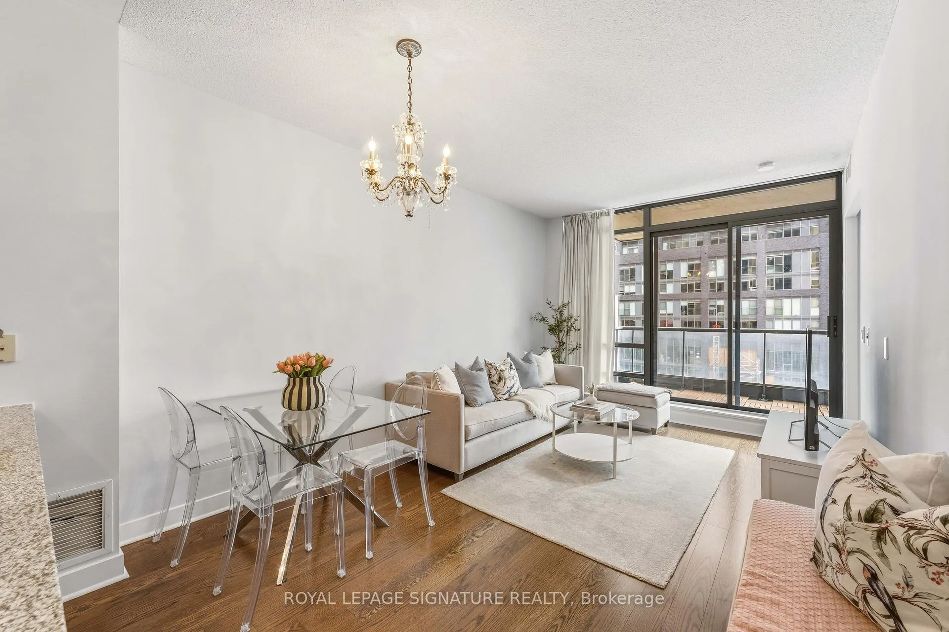Photo 8 of Unit 712, 438 King Street W, Toronto, Waterfront Communities — HOMEH