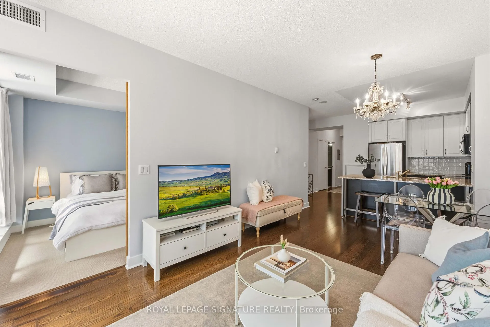 Photo 11 of Unit 712, 438 King Street W, Toronto, Waterfront Communities — HOMEH