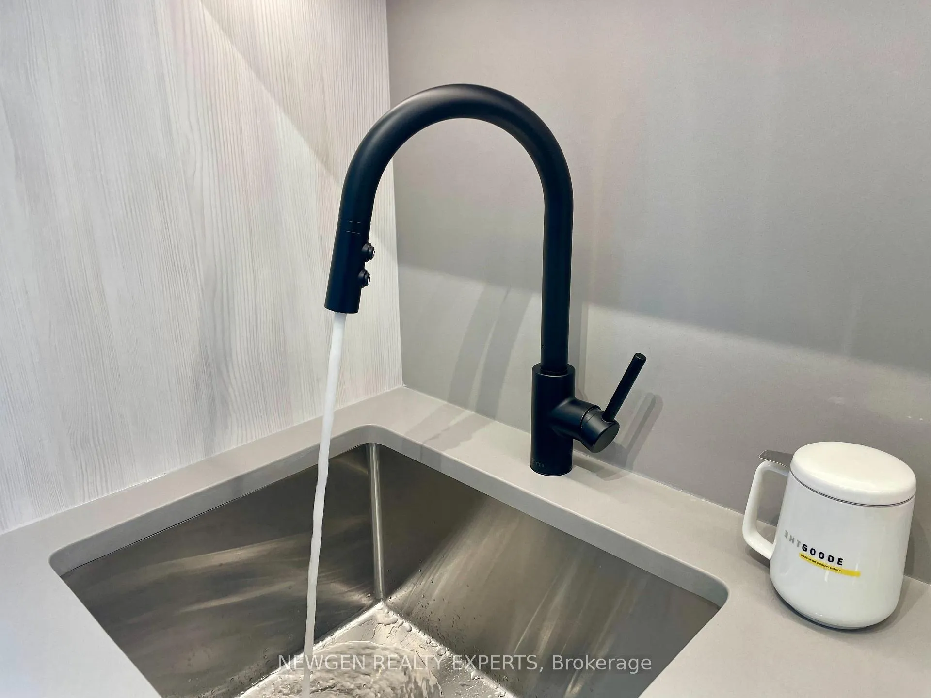 Photo 6 of Unit 1512, 35 Parliament Street, Toronto, Waterfront Communities — HOMEH