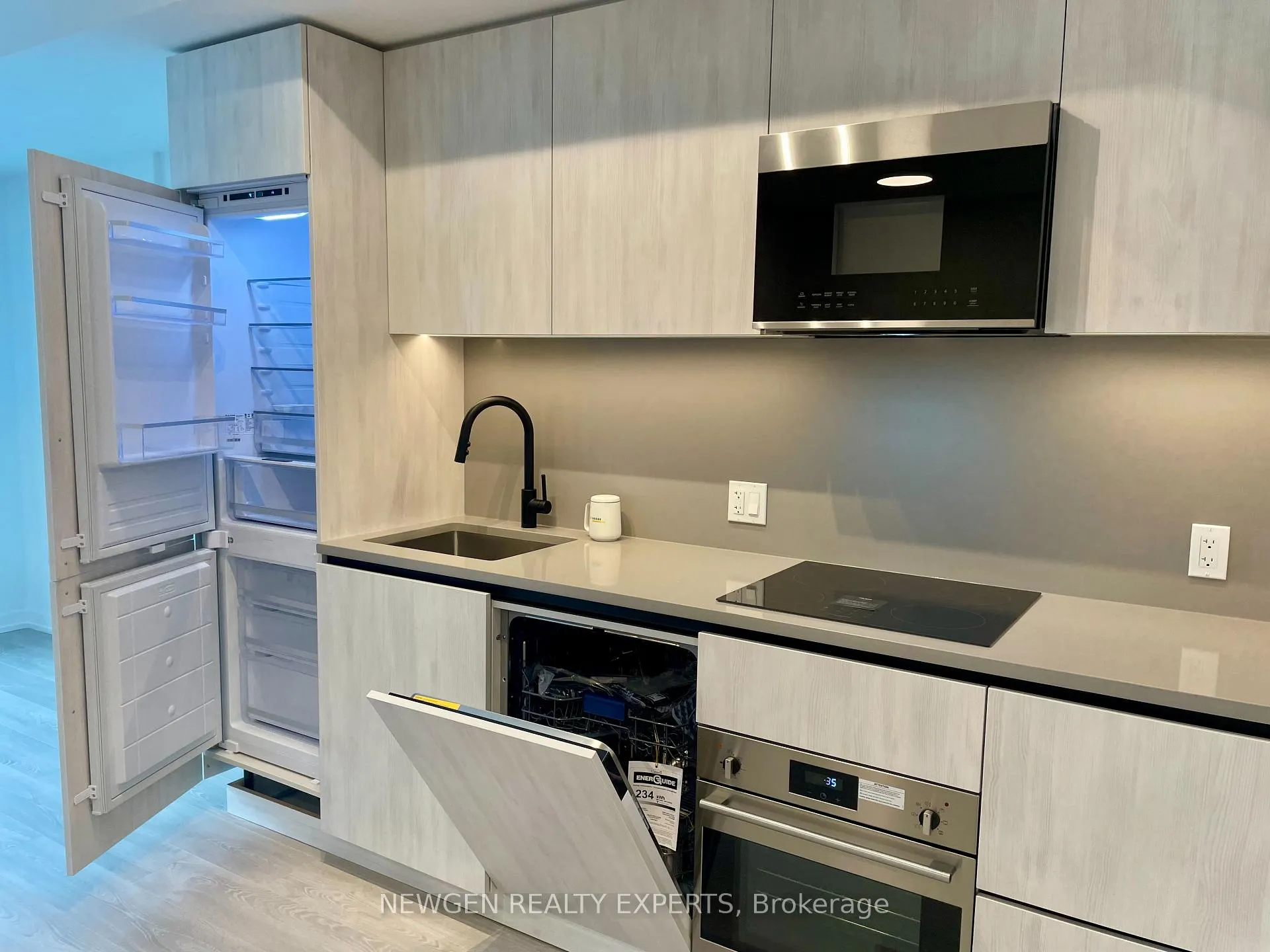 Photo 7 of Unit 1512, 35 Parliament Street, Toronto, Waterfront Communities — HOMEH