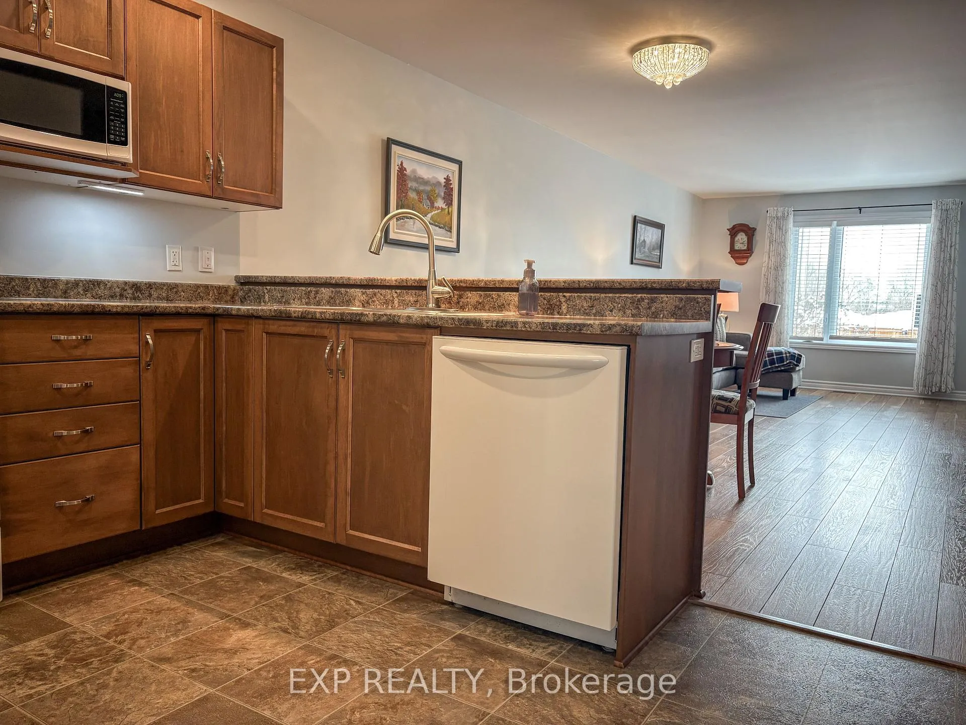 Photo 4 of 182 Elk Street, Renfrew — HOMEH