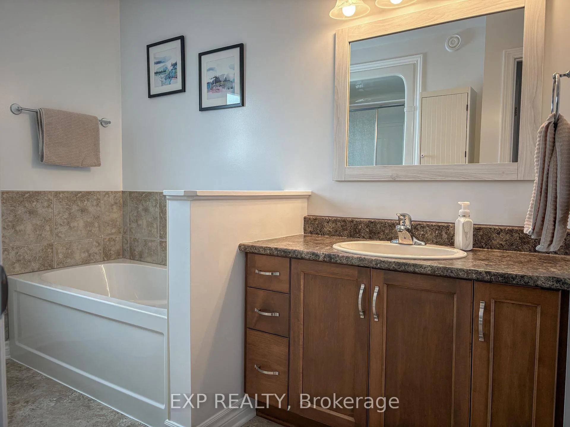 Photo 11 of 182 Elk Street, Renfrew — HOMEH