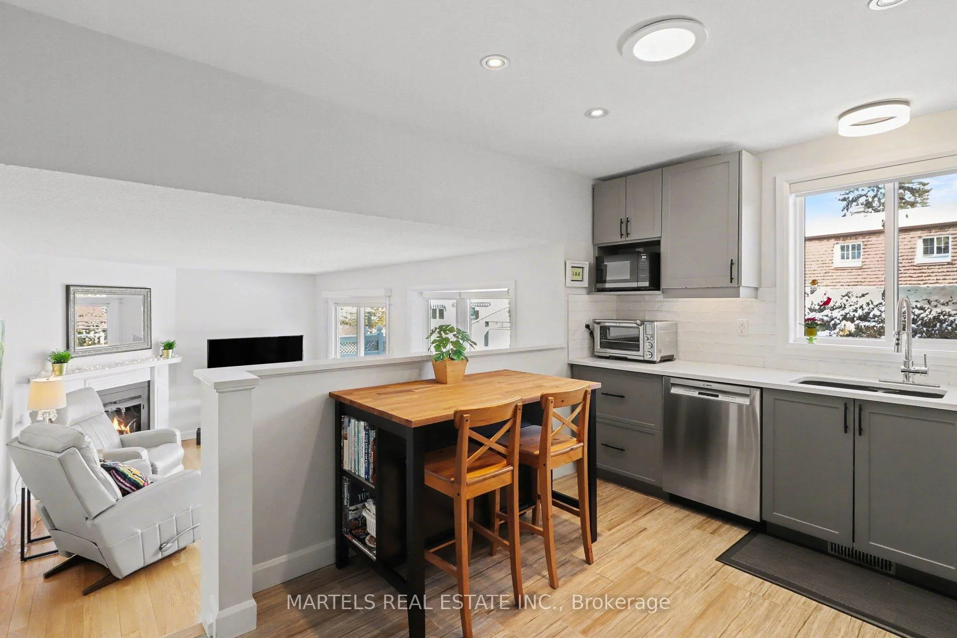 Photo 8 of 1149 Beaujolais Crescent, Ottawa, Convent Glen — HOMEH