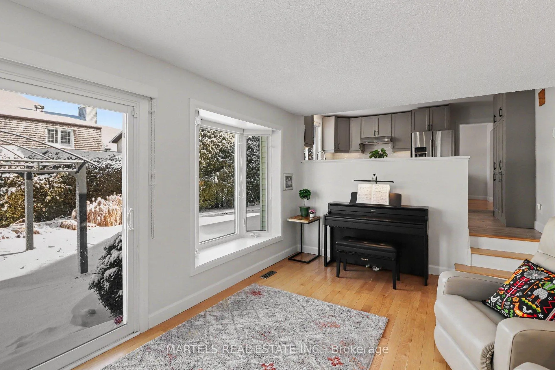 Photo 10 of 1149 Beaujolais Crescent, Ottawa, Convent Glen — HOMEH