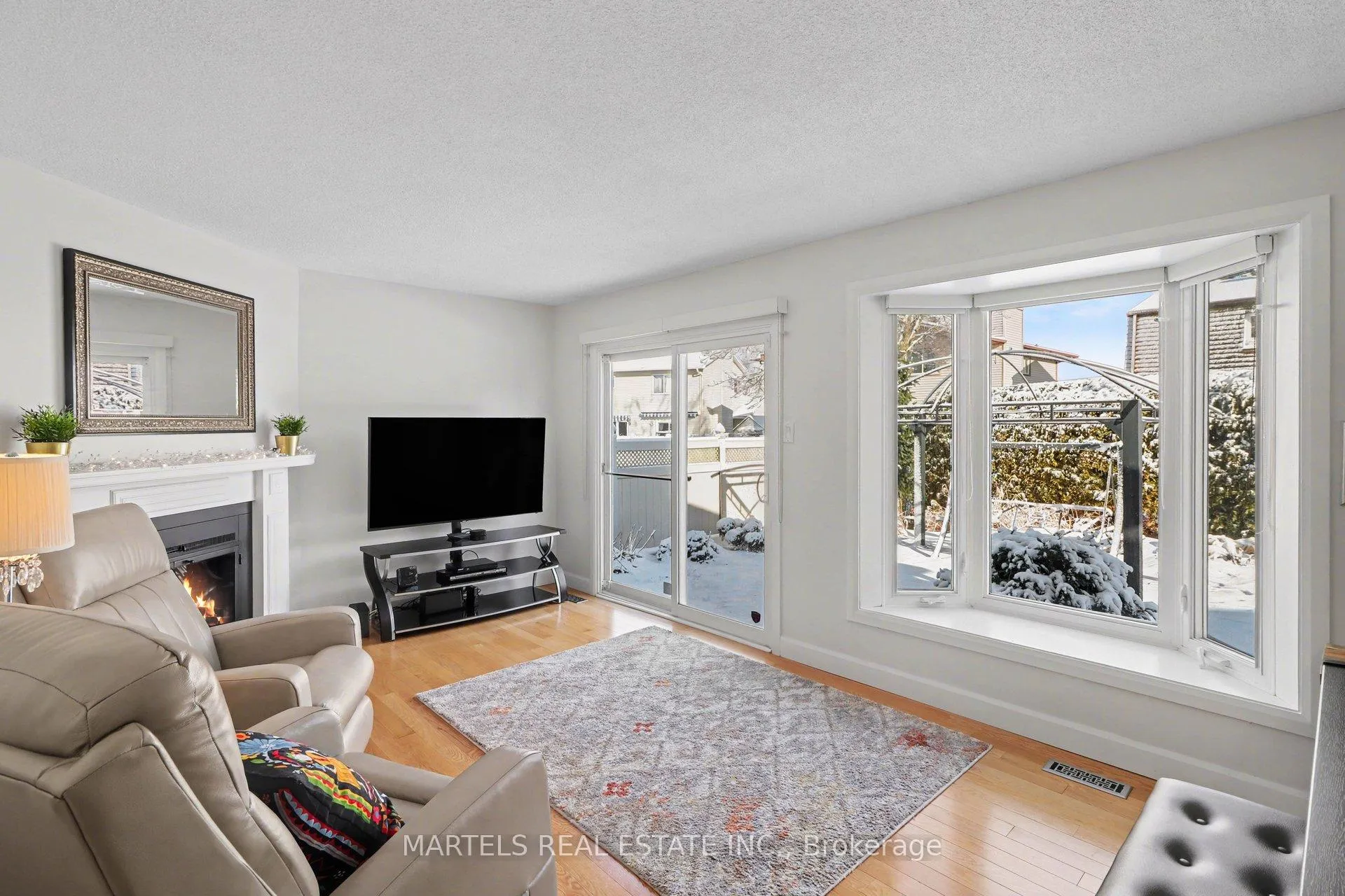Photo 11 of 1149 Beaujolais Crescent, Ottawa, Convent Glen — HOMEH