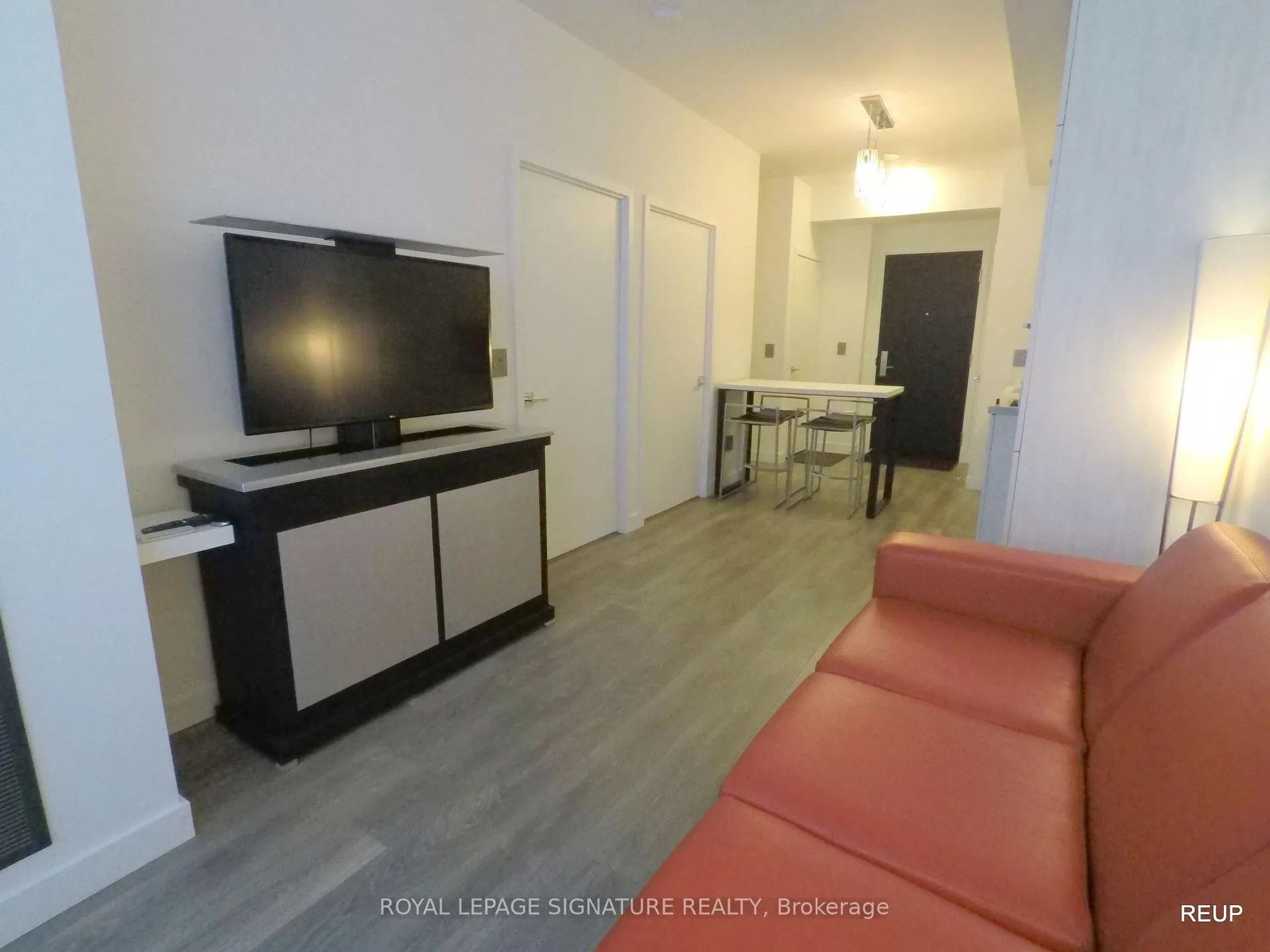 Photo 3 of Unit 2402, 8 Eglinton Avenue E, Toronto, Mount Pleasant West — HOMEH