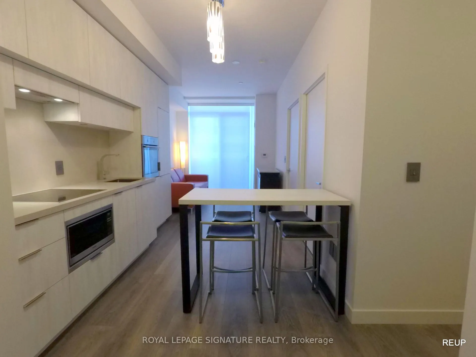 Photo 4 of Unit 2402, 8 Eglinton Avenue E, Toronto, Mount Pleasant West — HOMEH