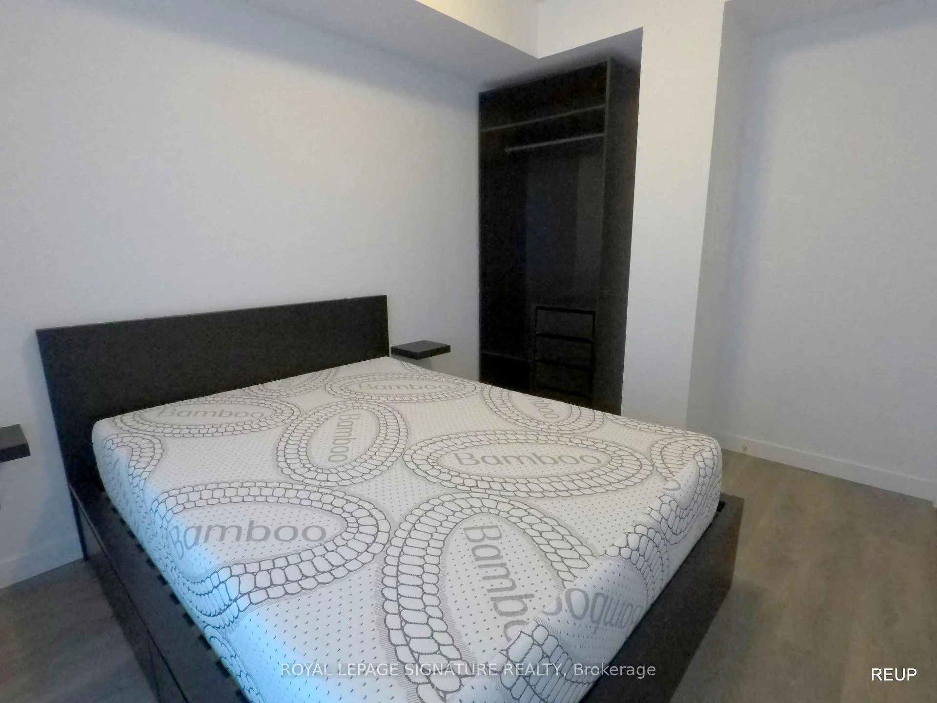 Photo 10 of Unit 2402, 8 Eglinton Avenue E, Toronto, Mount Pleasant West — HOMEH