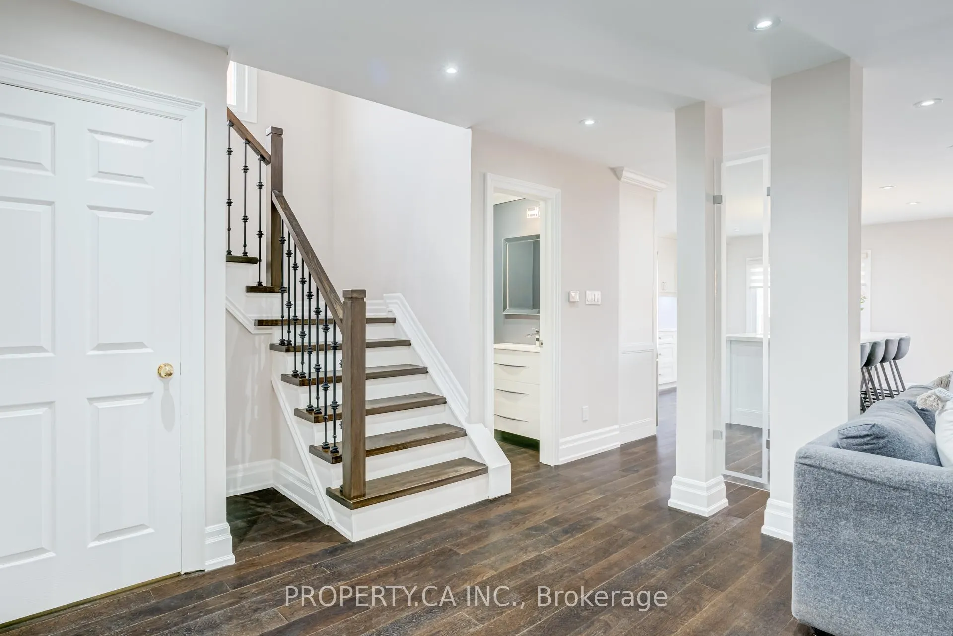 Photo 3 of 150 Brookmill Drive, Vaughan, Brownridge — HOMEH