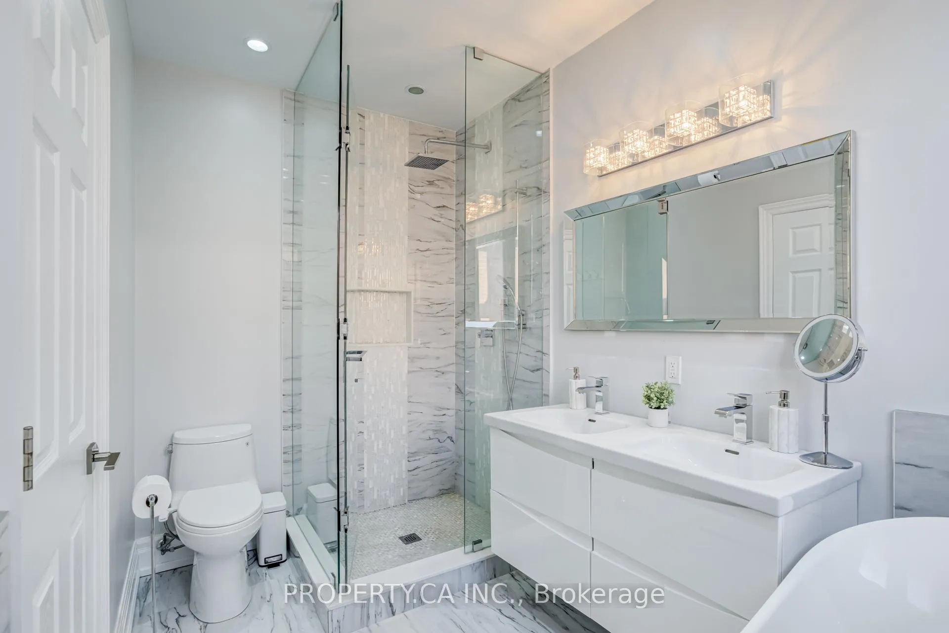 Photo 23 of 150 Brookmill Drive, Vaughan, Brownridge — HOMEH