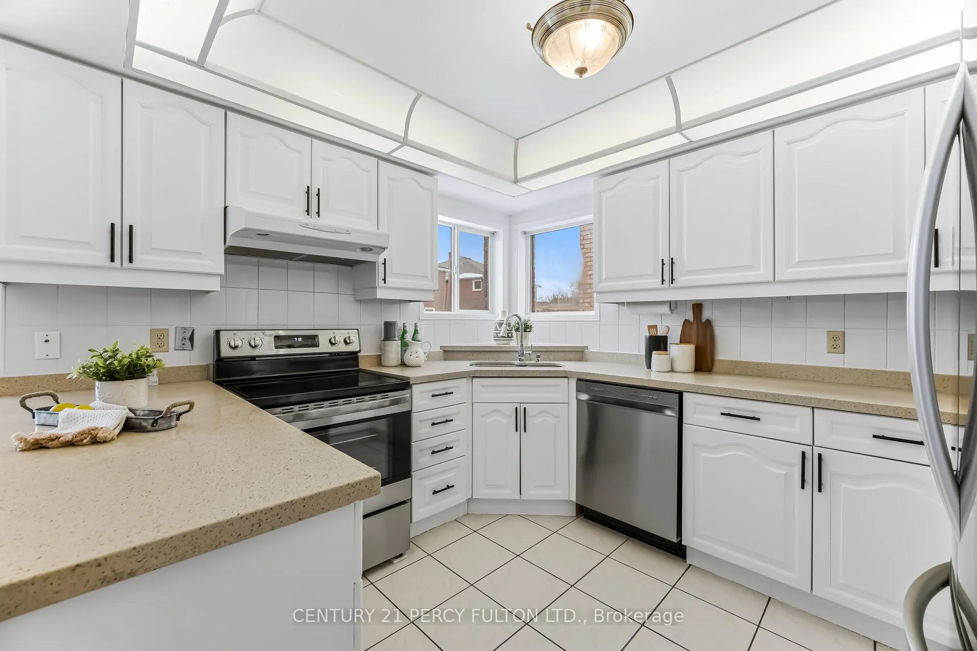 Photo 12 of 1581 Oakburn Street, Pickering, Highbush — HOMEH