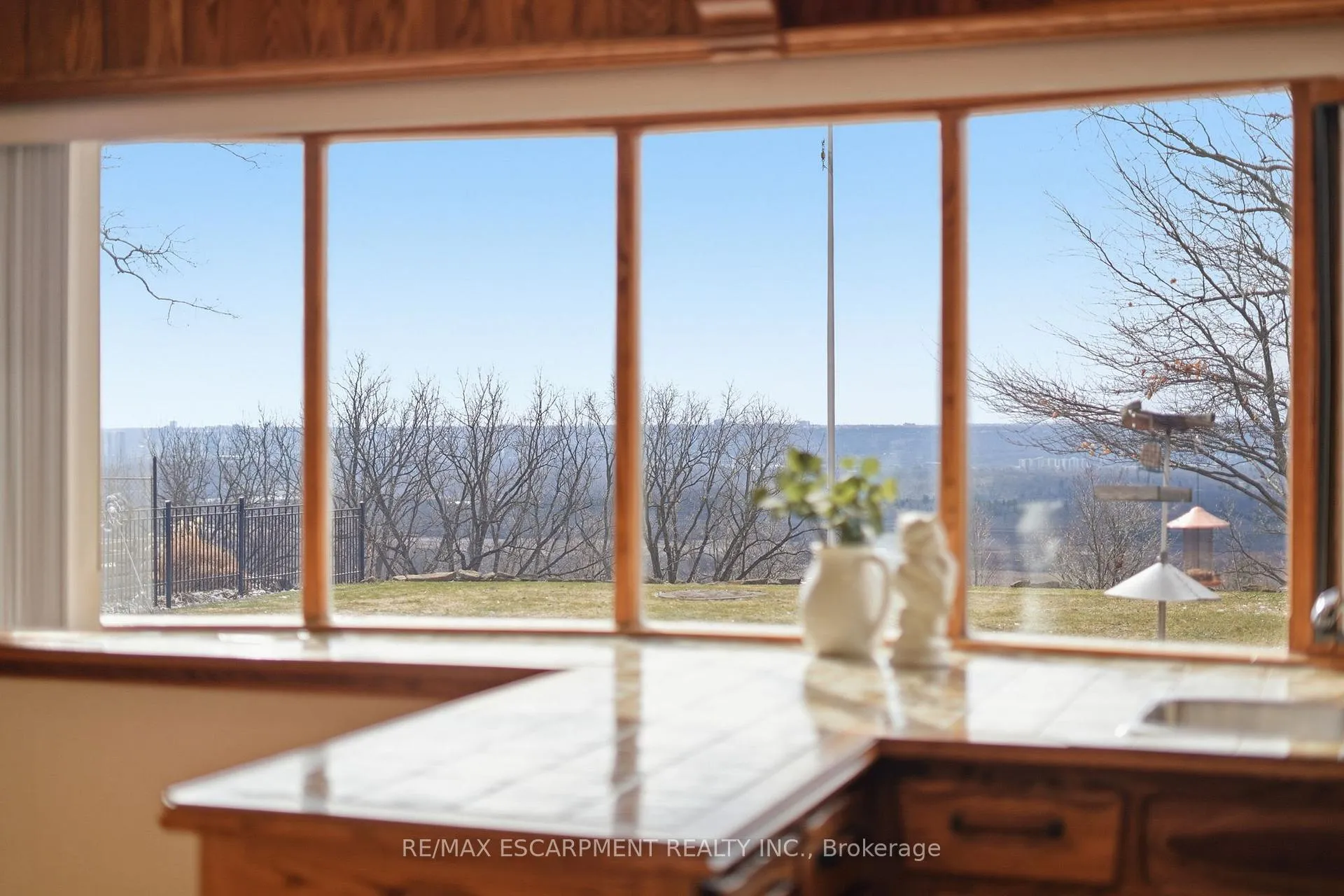 Photo 14 of 1 Thorncrest Boulevard, Hamilton, Pleasant View — HOMEH