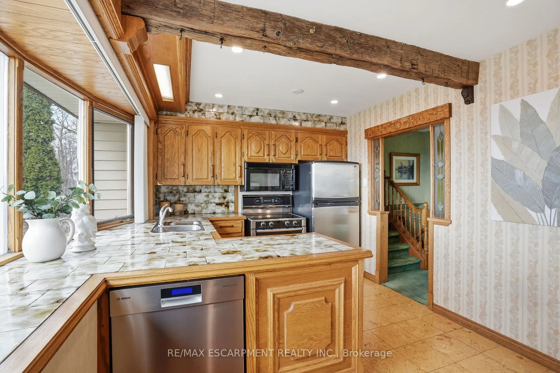 Photo 15 of 1 Thorncrest Boulevard, Hamilton, Pleasant View — HOMEH