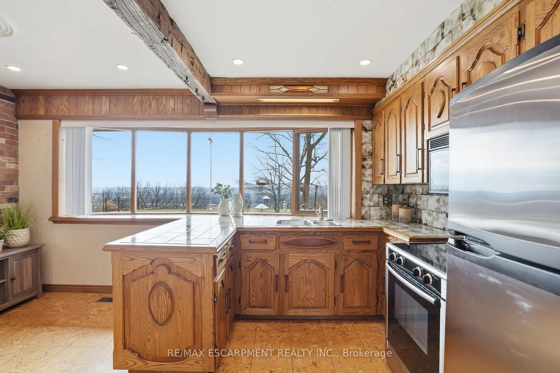 Photo 16 of 1 Thorncrest Boulevard, Hamilton, Pleasant View — HOMEH
