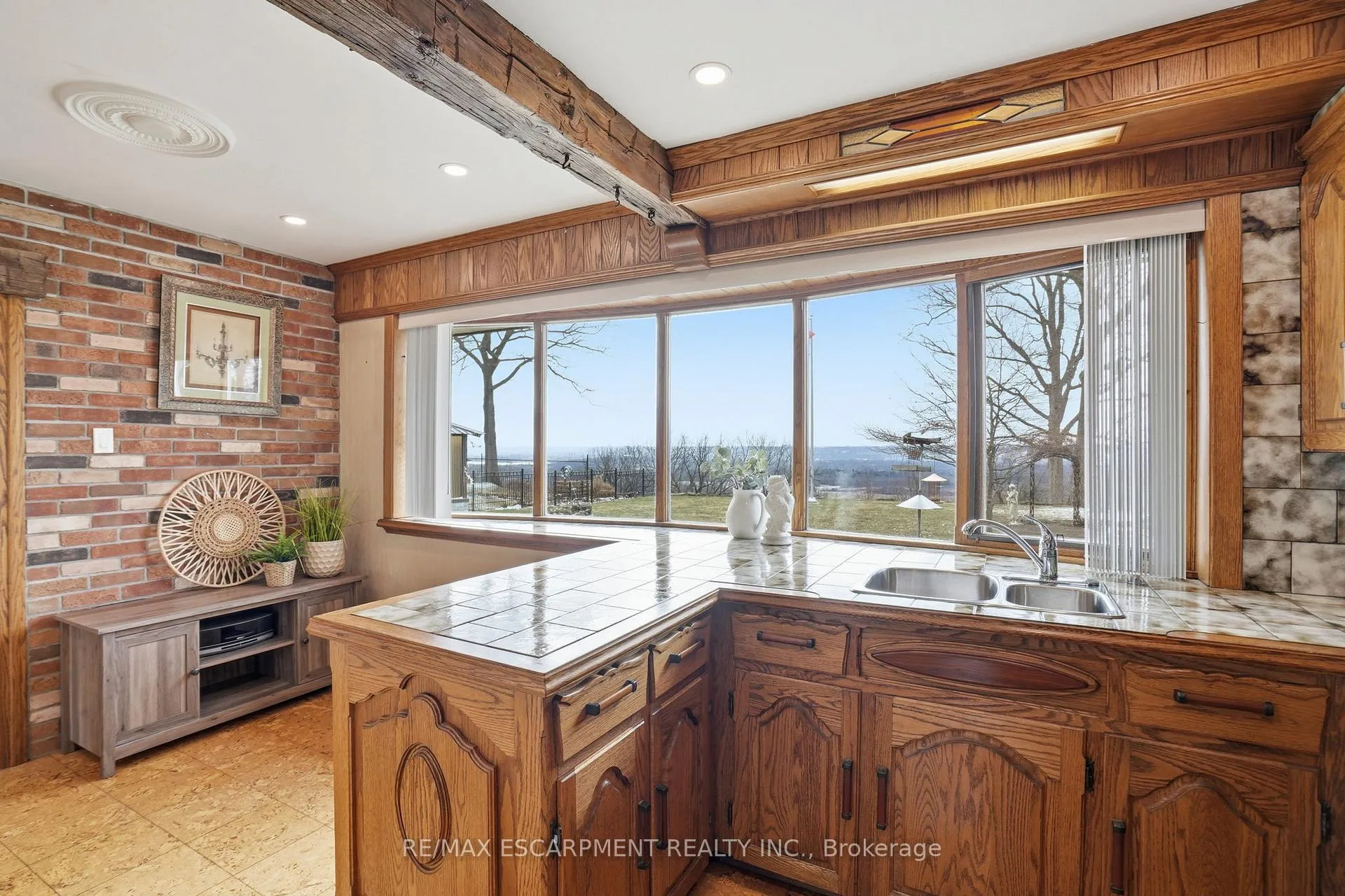 Photo 17 of 1 Thorncrest Boulevard, Hamilton, Pleasant View — HOMEH