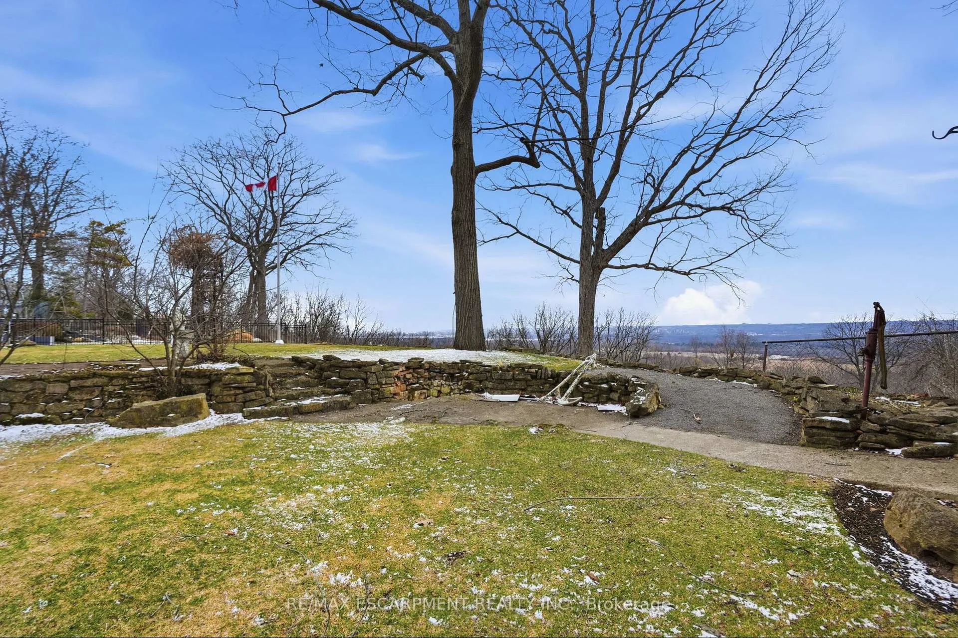 Photo 35 of 1 Thorncrest Boulevard, Hamilton, Pleasant View — HOMEH