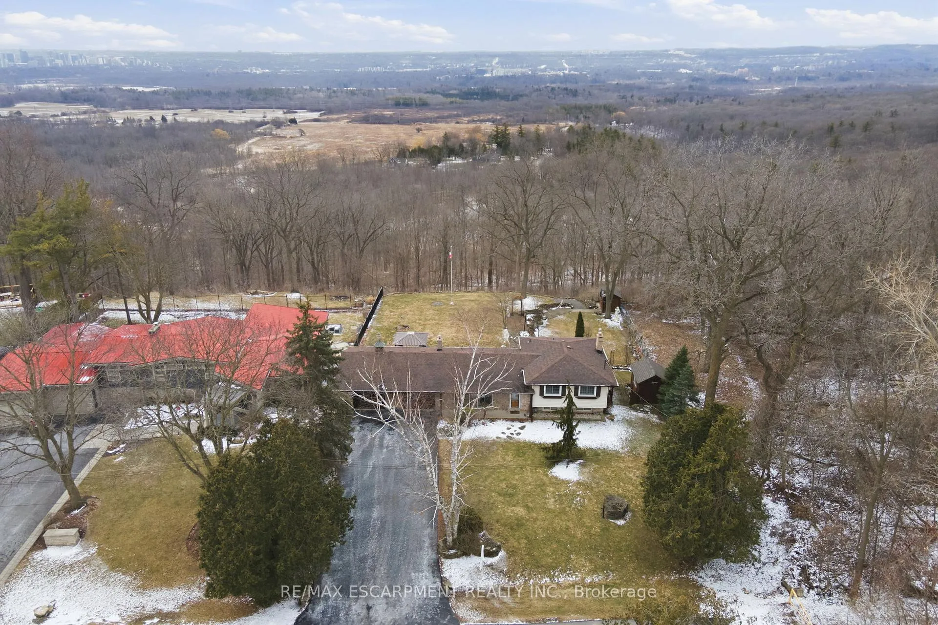 Photo 39 of 1 Thorncrest Boulevard, Hamilton, Pleasant View — HOMEH