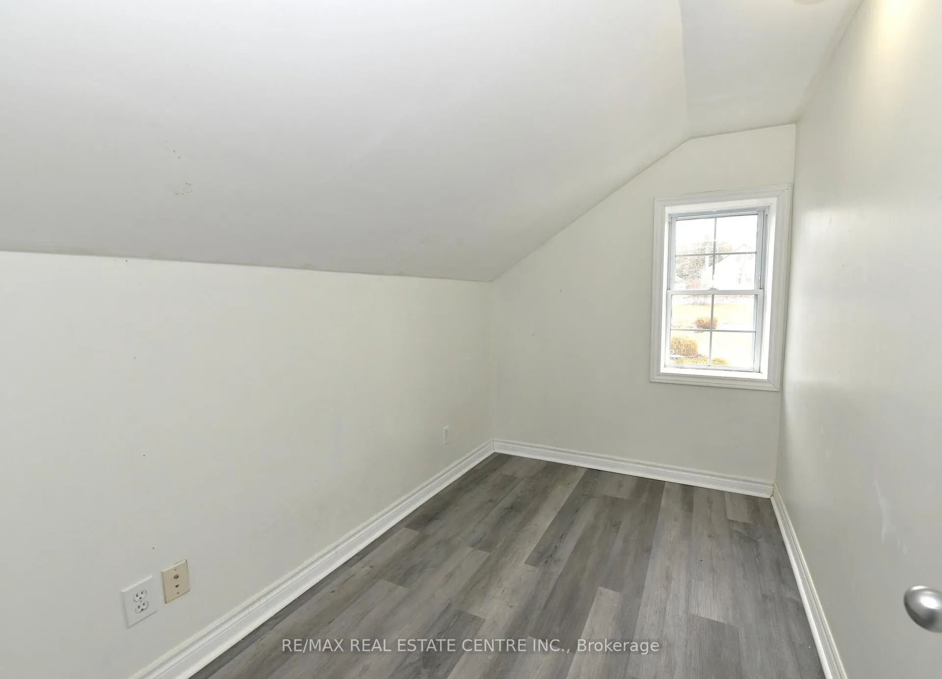 Photo 12 of 1094 Bleams Road, Wilmot — HOMEH