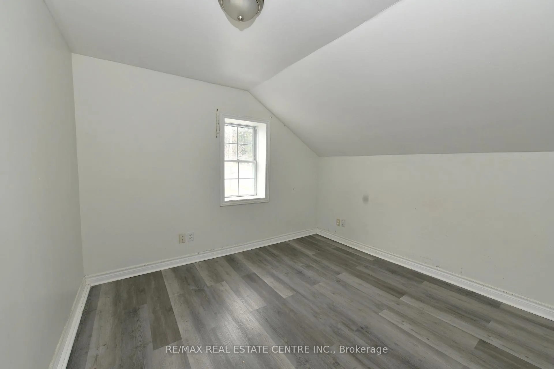Photo 13 of 1094 Bleams Road, Wilmot — HOMEH