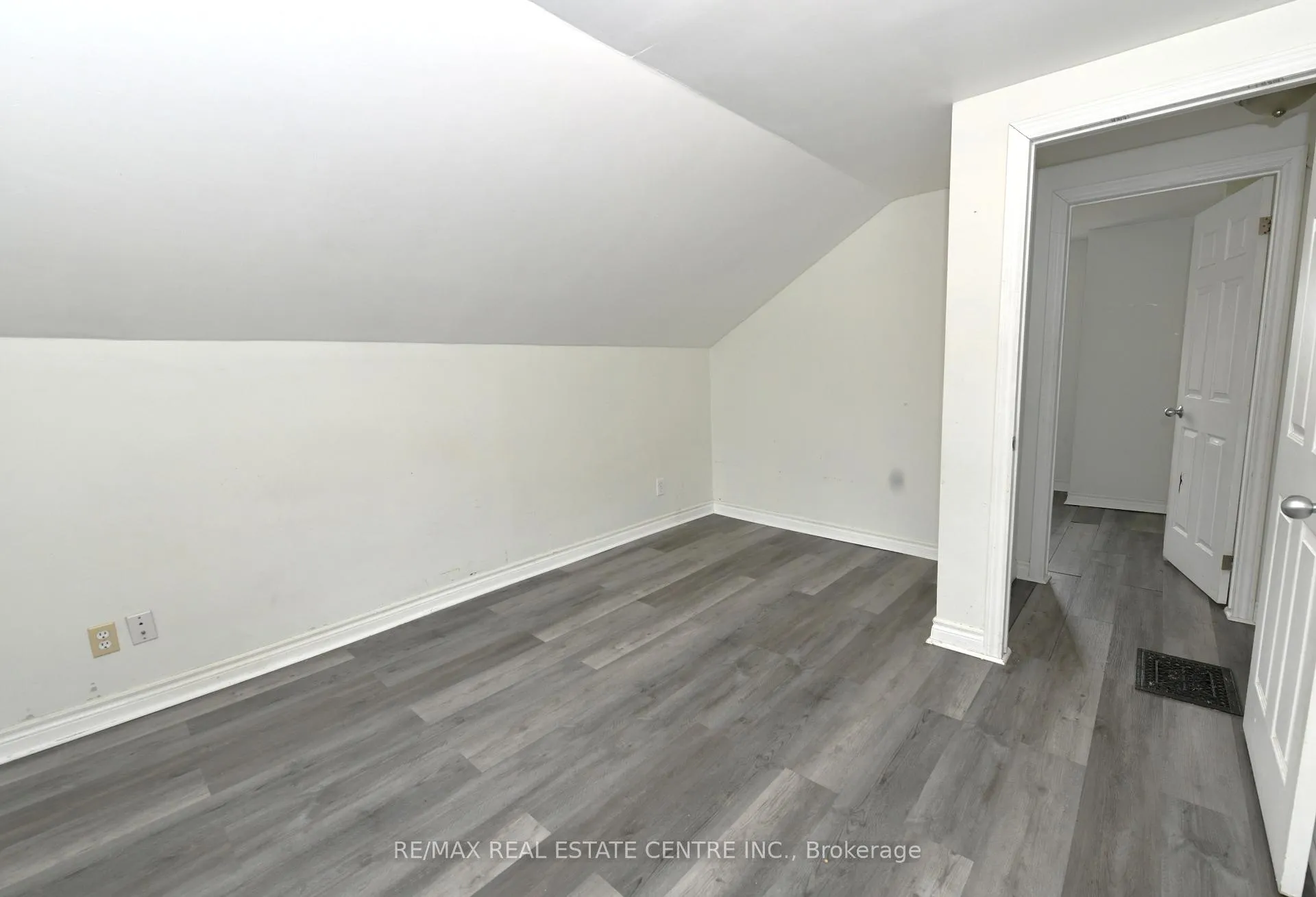 Photo 14 of 1094 Bleams Road, Wilmot — HOMEH