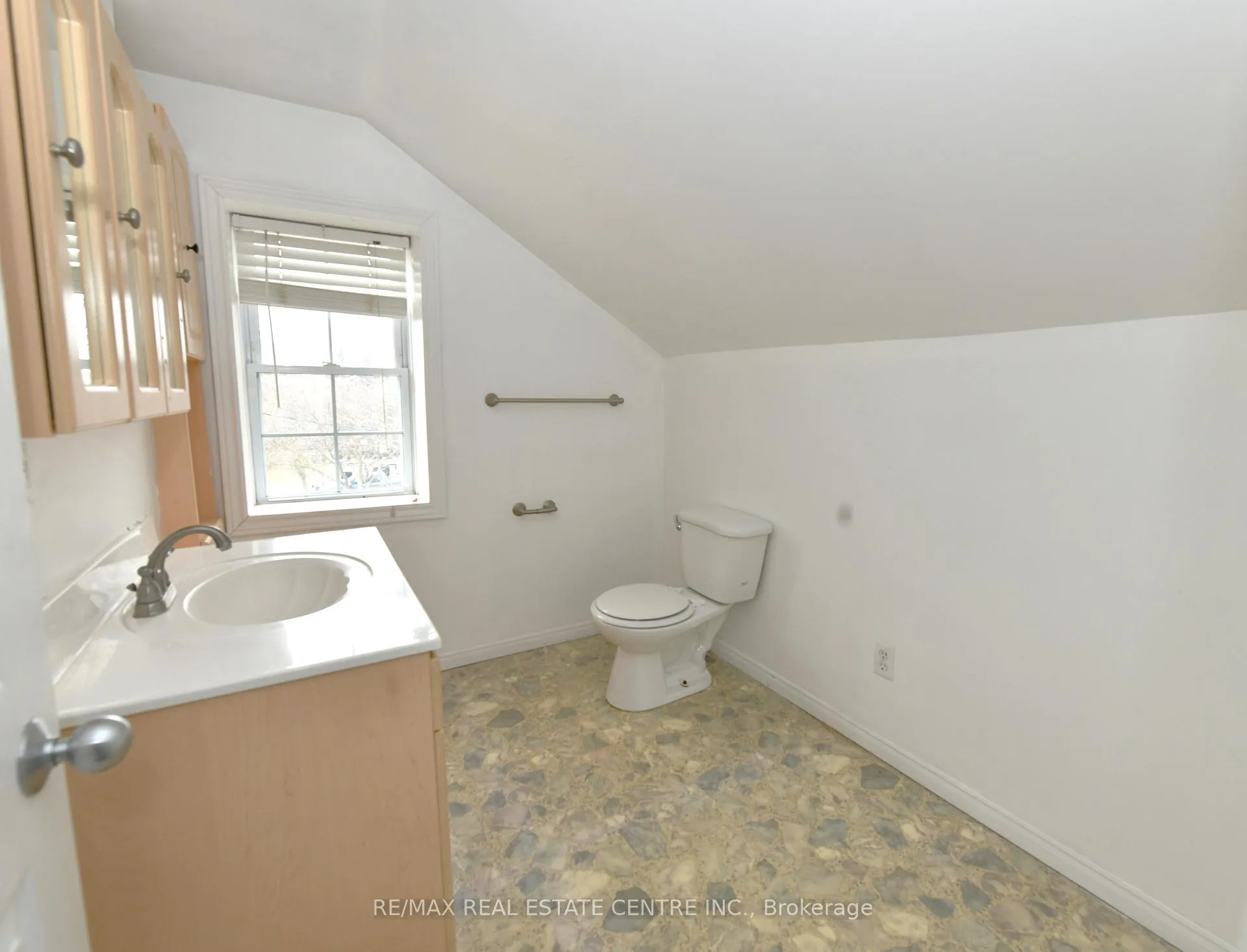 Photo 16 of 1094 Bleams Road, Wilmot — HOMEH