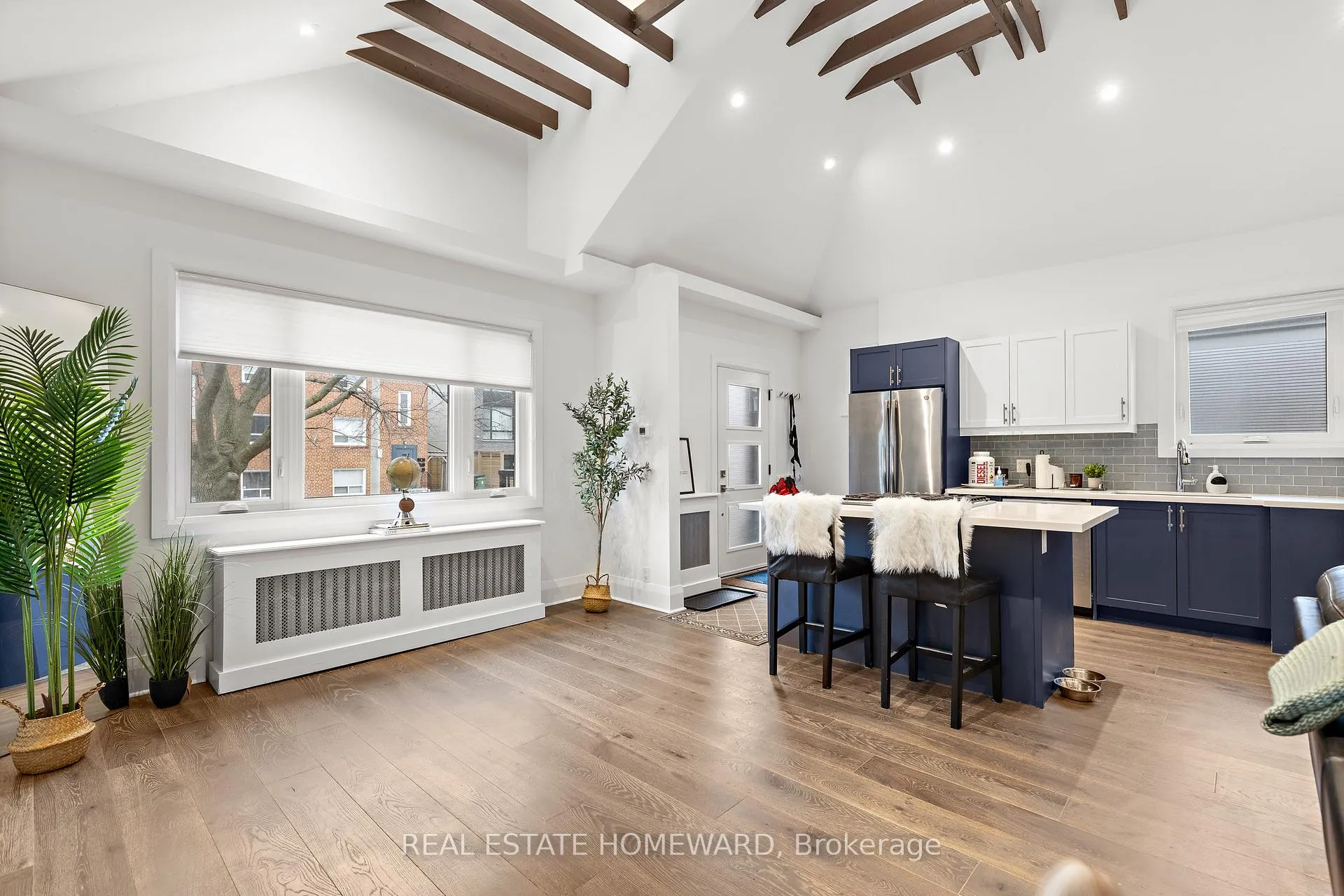 Photo 5 of 14 Bracebridge Avenue E, Toronto, Woodbine-Lumsden — HOMEH
