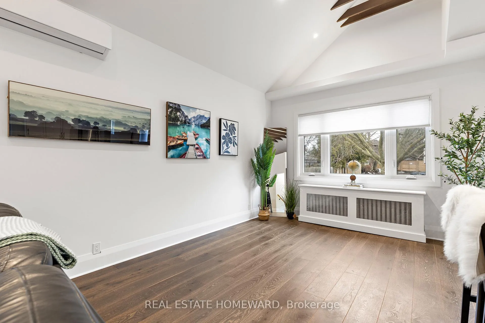 Photo 9 of 14 Bracebridge Avenue E, Toronto, Woodbine-Lumsden — HOMEH