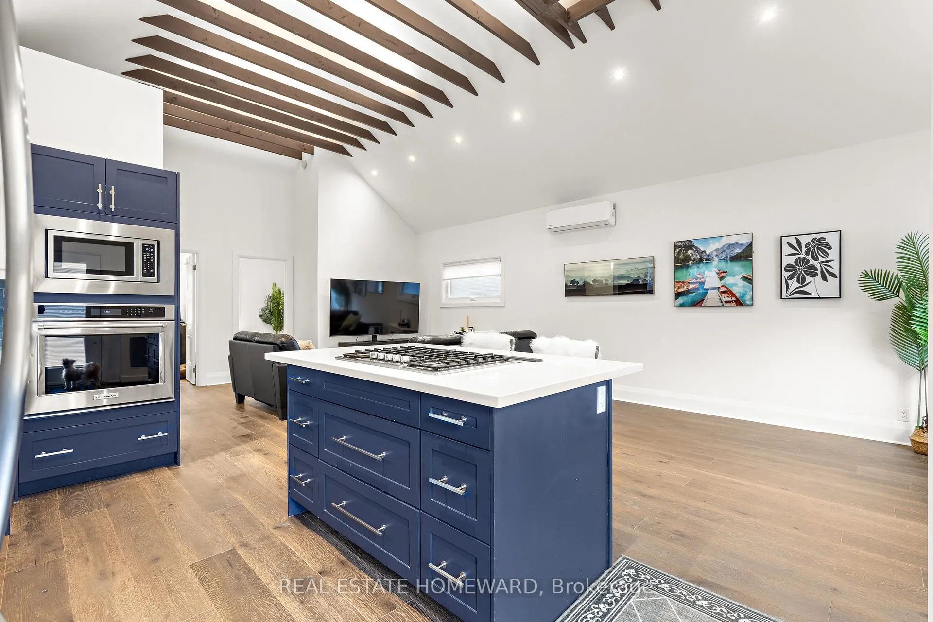 Photo 10 of 14 Bracebridge Avenue E, Toronto, Woodbine-Lumsden — HOMEH