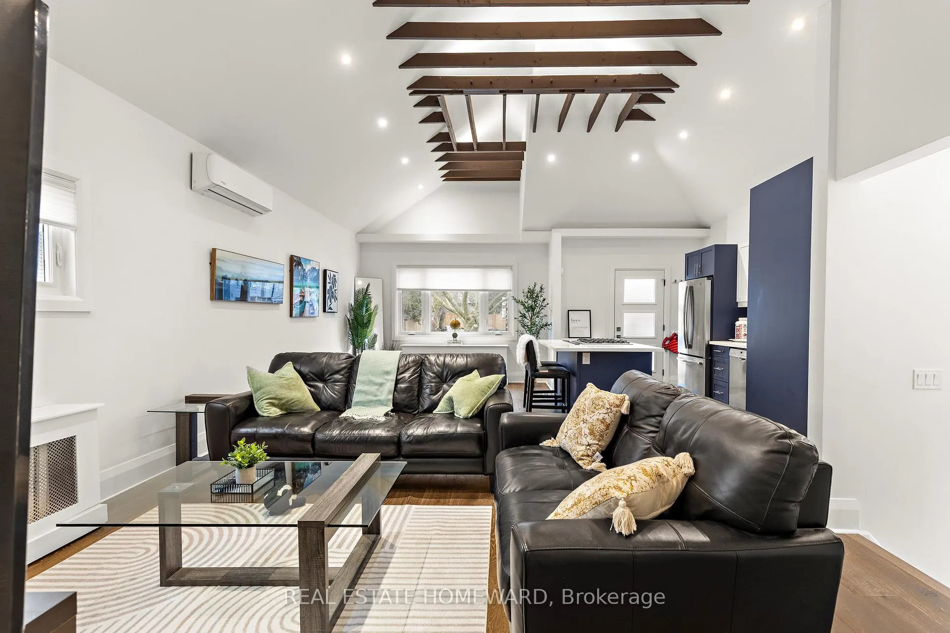 Photo 11 of 14 Bracebridge Avenue E, Toronto, Woodbine-Lumsden — HOMEH