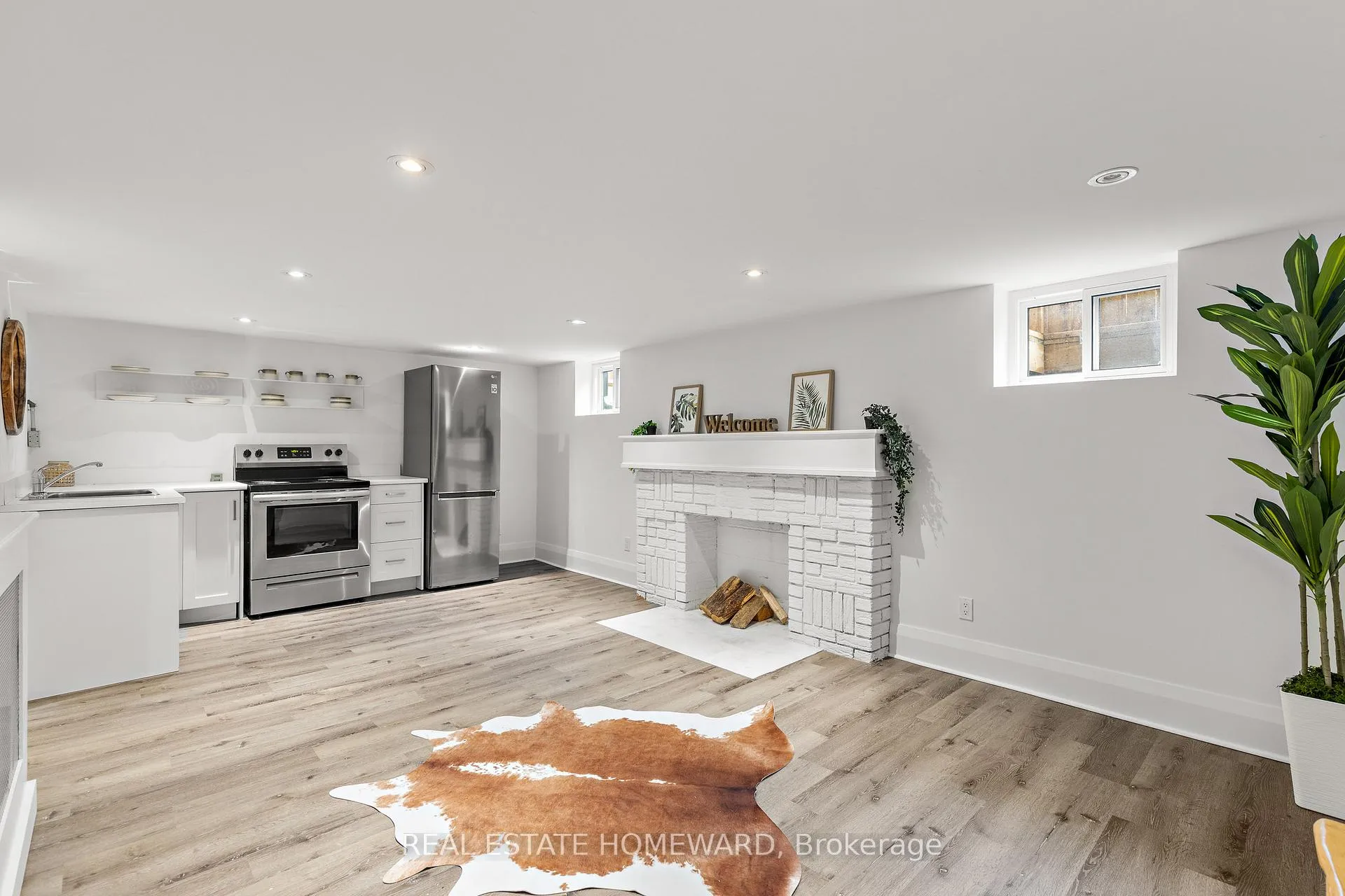 Photo 23 of 14 Bracebridge Avenue E, Toronto, Woodbine-Lumsden — HOMEH