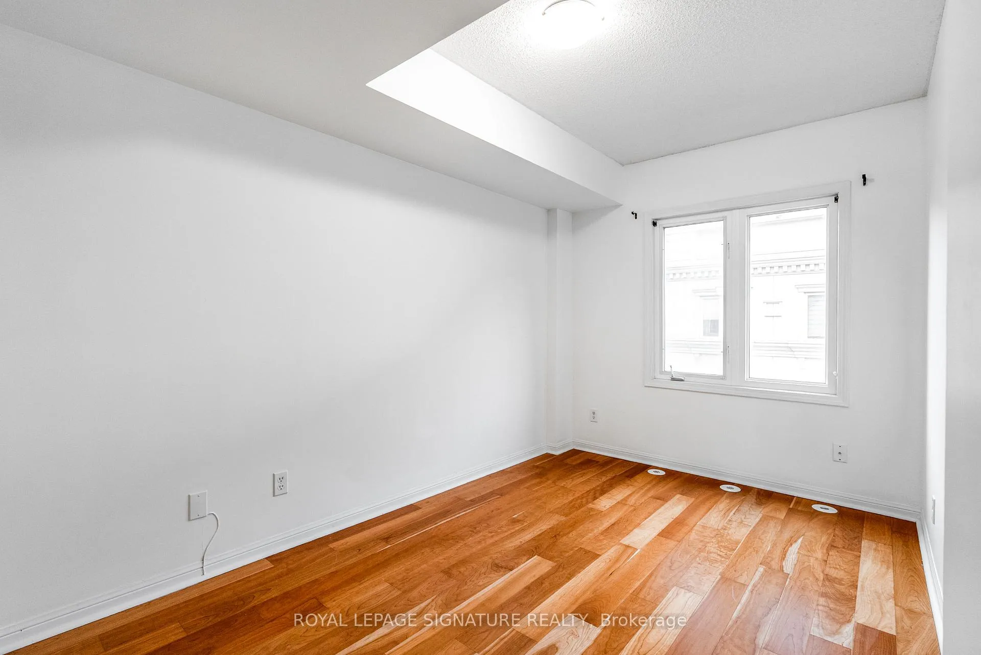 Photo 5 of Unit TH21, 68 Carr Street, Toronto, Kensington-Chinatown — HOMEH