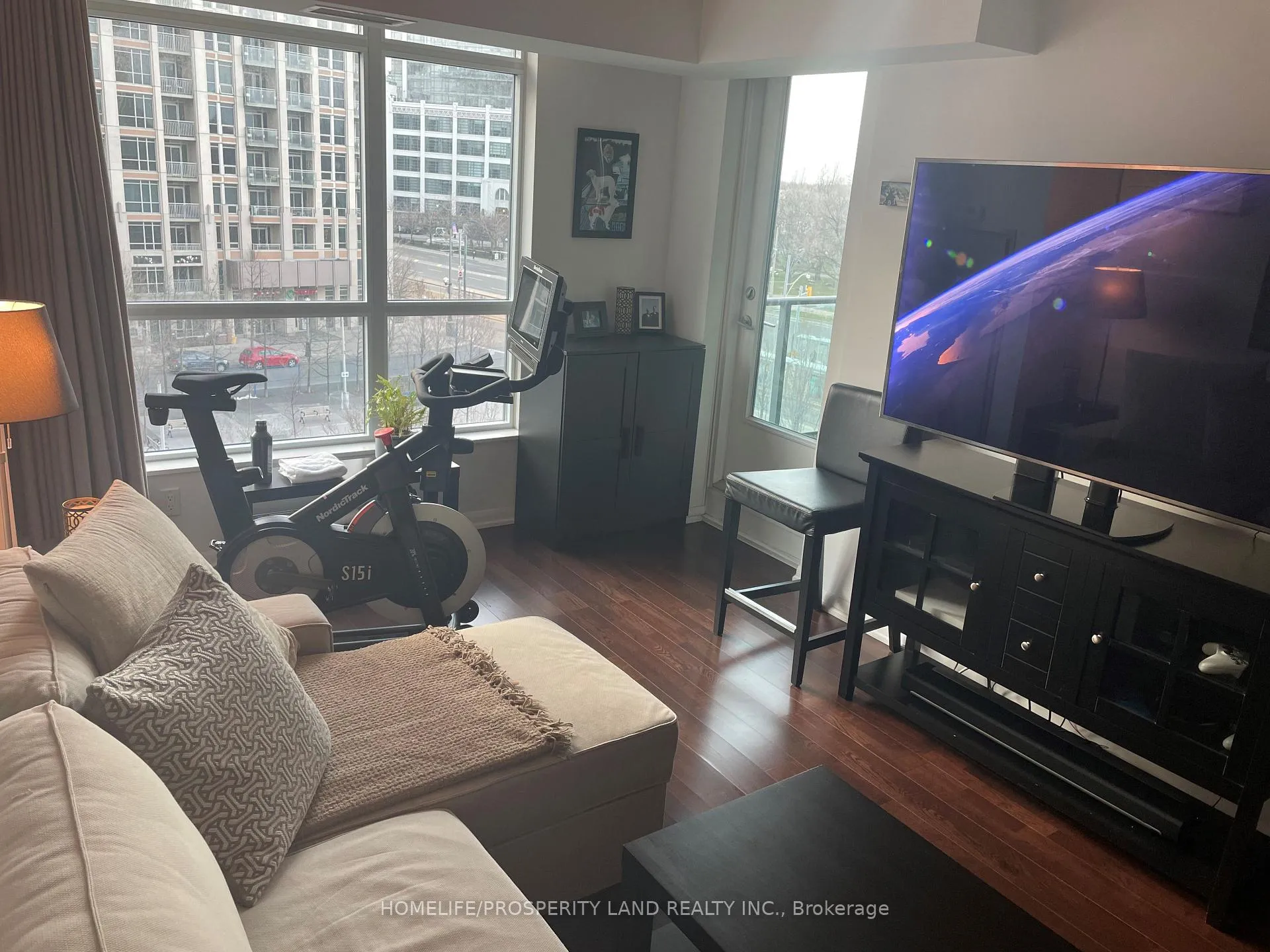 Photo 2 of Unit 521, 215 Fort York Boulevard, Toronto, Niagara — HOMEH