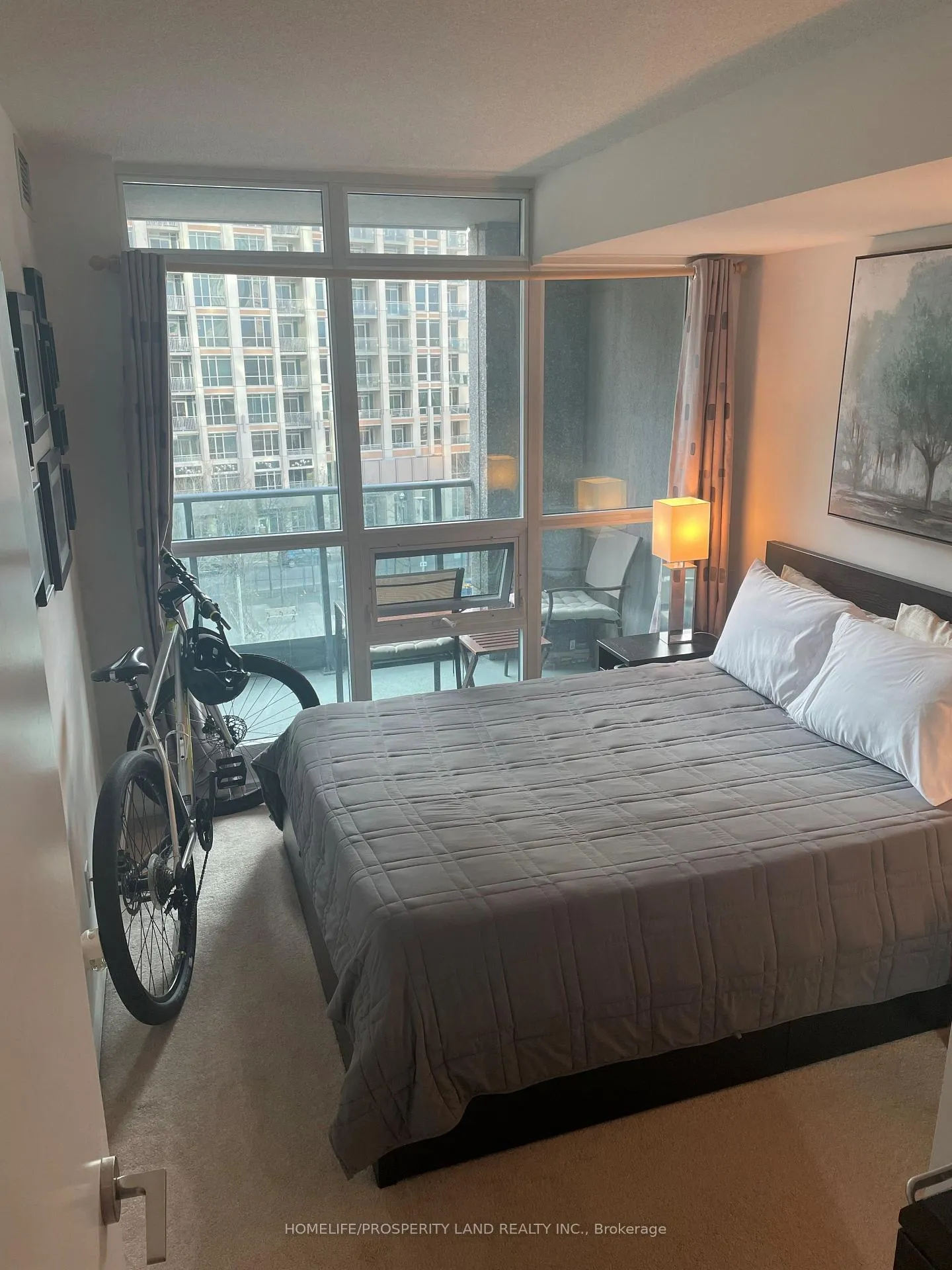 Photo 4 of Unit 521, 215 Fort York Boulevard, Toronto, Niagara — HOMEH